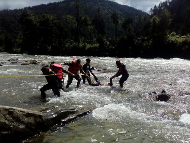 नदी तर्ने क्रममा बेपत्ता भएका बिकको शव ९ दिन पछि भेटियो