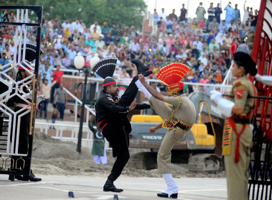 बकरीदमा भारतले दियो यस्तो उपहार, पाकिस्तानले लिन मानेन