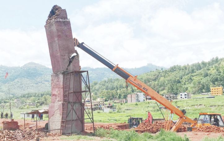 ८ इँटा उद्योगमा डोजर चल्यो, ‘क्रान्तिकारी कदम’ भन्दै प्रशंसा र ‘व्यवसायी मारियो’ भन्दै आलोचना