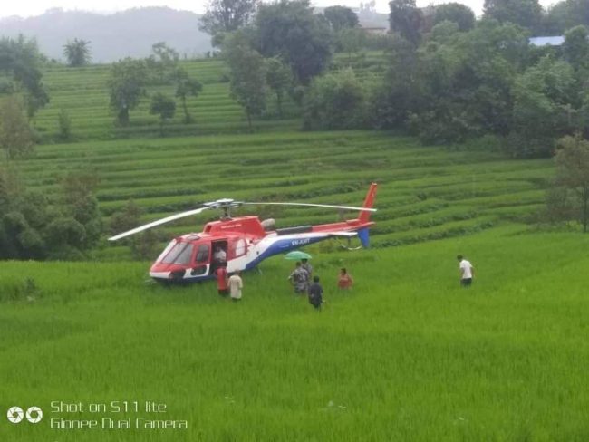 मौसम खराबीका कारण आकस्मिक अवतरण गरिएका हेलिकप्टर आठ घण्टापछि उडे 