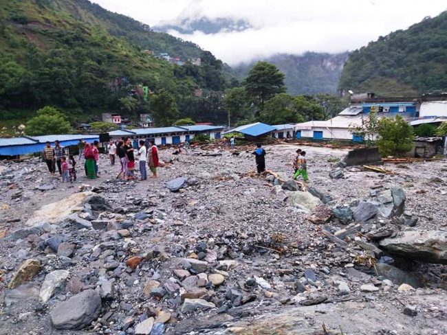 खोलाको बाढी बस्तीमा पस्यो, दुई बालिका बेपत्ता