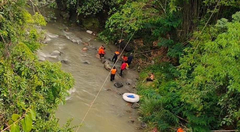 इन्डोनेसियामा मृत्यु हुनेको सङ्ख्या २८ पुग्यो, १३ जना अझै बेपत्ता