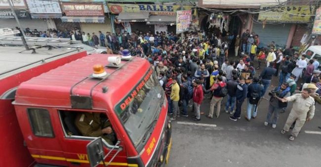 नयाँ दिल्लीमा भिषण आगलागीः कम्तीमा ४३ जनाको मृत्यु