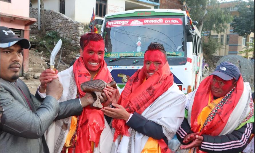 सार्कमा मेडल जित्ने बागलुङका खेलाडीलाई गृह जिल्लामा स्वागत