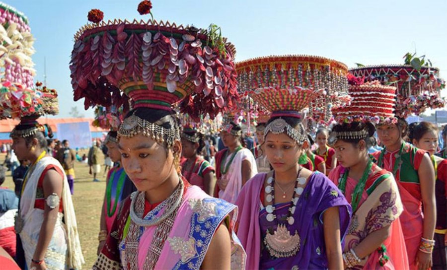 थारु बस्तीमा ‘माघी’ को रौनक, कतै हर्ष कतै बिलौना