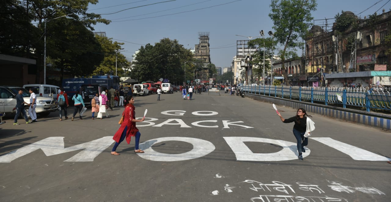 कोलकाताका सडकमा ‘गो ब्याक मोदी’