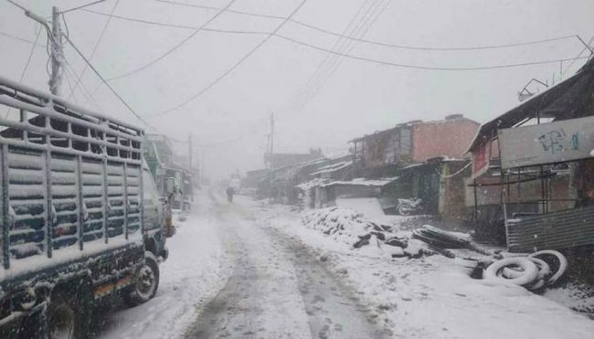 सुदूरपश्चिमका ७ जिल्ला जोड्ने भीमदत्तराजमार्ग १२ घण्टापछि सुचारु