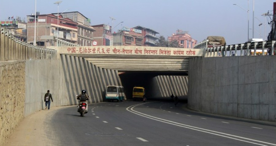 कलंकीको अन्डरपासमा ट्रिपरको ठक्करबाट २ जनाको मृत्यु