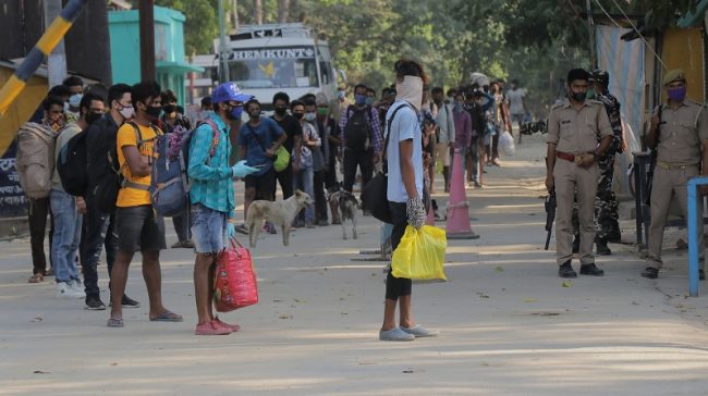 भारतबाट आएका नेपालीको कोरोना परीक्षण नहुँदा जोखिम बढ्यो