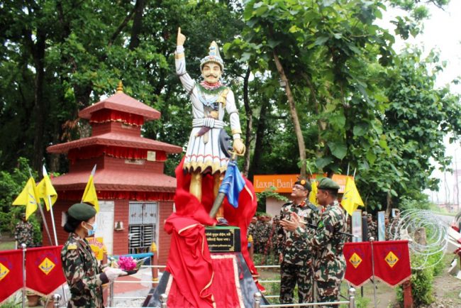 पृथ्वीनारायणको शालिक अनावरण