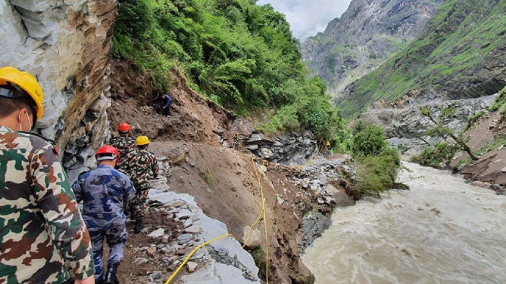 आफैँ देशको बाटो प्रयोग गर्दै छाङरु र तिङ्करवासी