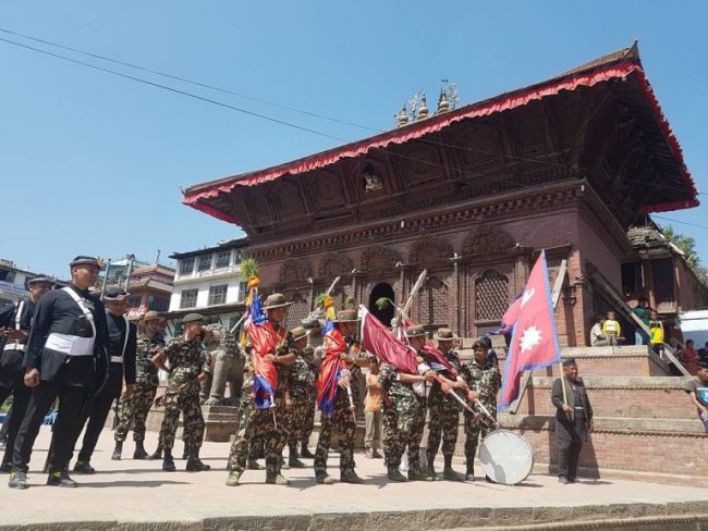 शुभसाइतको प्रतीक फूलपाती भित्र्याइँदैः दशैँ चहलपहल शुरु