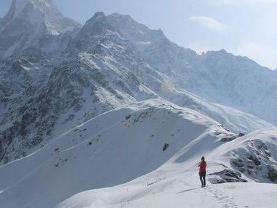 मर्दी आरोहणका क्रममा गाइड सम्पर्कविहीन