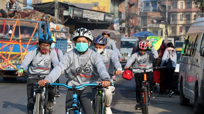 महिला हिंसा अन्त्यका लागि १६ दिने अभियानका क्रममा साइकल र्याली