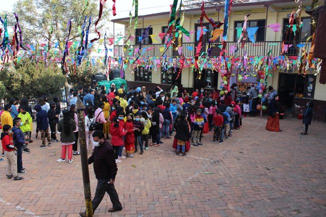 काठमाडौं विद्या मन्दिरले यसरी मनायाे श्रीपञ्चमी