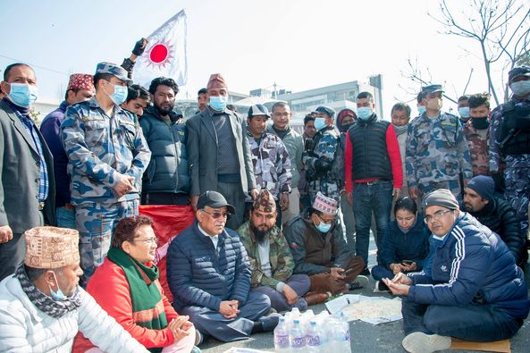 एमसीसीविरुद्ध नारा लगाउँदा किन झस्किए प्रचण्ड ?