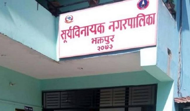 भक्तपुरमा नगरपालिकाका कर्मचारीमाथि कुटपिट, कारवाही गर्न कर्मचारीको माग