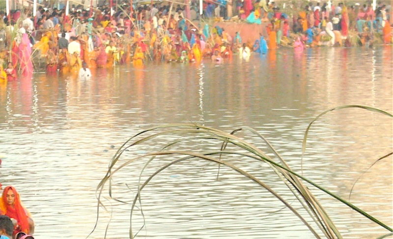 तराईमा बसन्ती छठ पर्वको रौनक, आज खरना