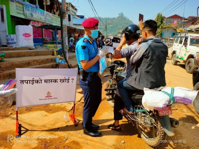 कोरोना संक्रमण नियन्त्रणका लागि प्रहरीको उपस्थिति र निगरानीमा वृद्धि