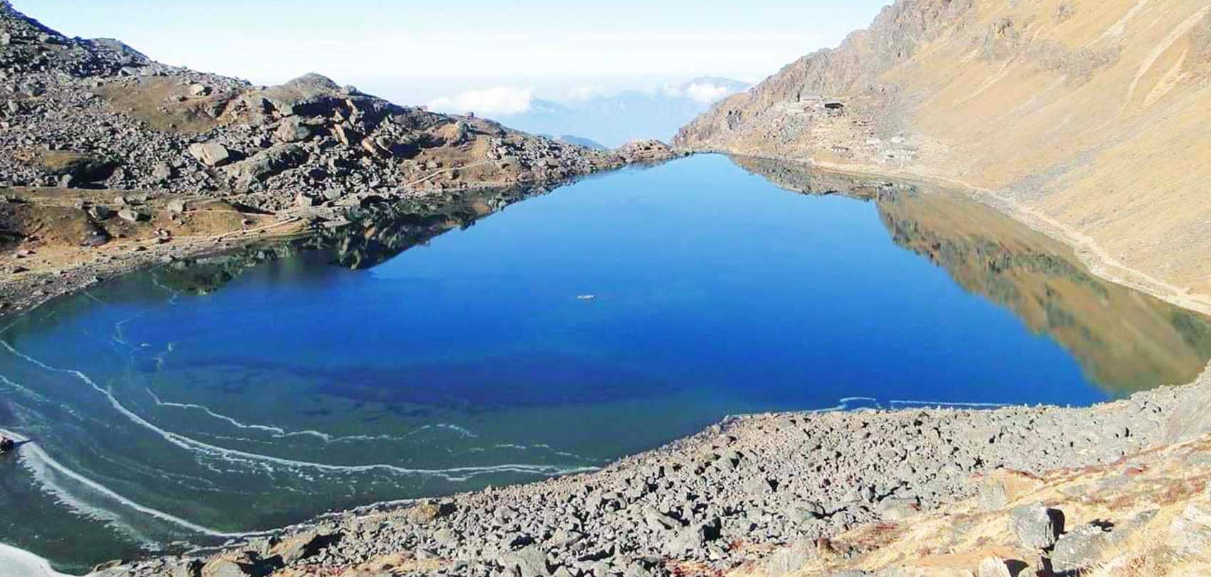 गोसाइकुण्डमा तीर्थयात्रीको आगमन सुरु