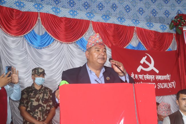 नेपालीलाई बिचल्ली पार्ने दलालहरु होसियार रहनूः श्रममन्त्री श्रेष्ठ