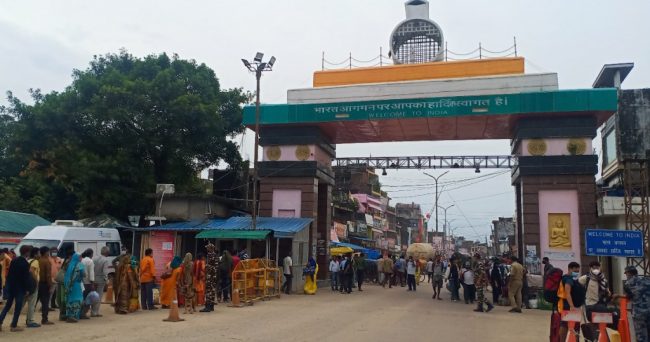 बेलहियाबाट दैनिक चार सय नेपाली भित्रिँदैः नेपालीलाई एन्टीजेन र विदेशीलाई पीसीआर अनिवार्य