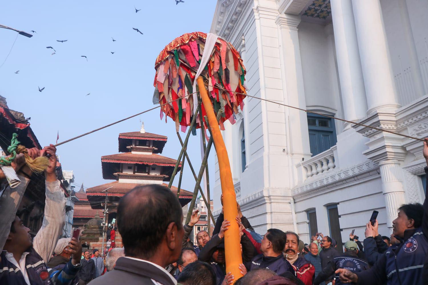 फागु पर्व सुरु, हनुमानढोकामा चीर ठड्याइयाे (फोटोफिचर)