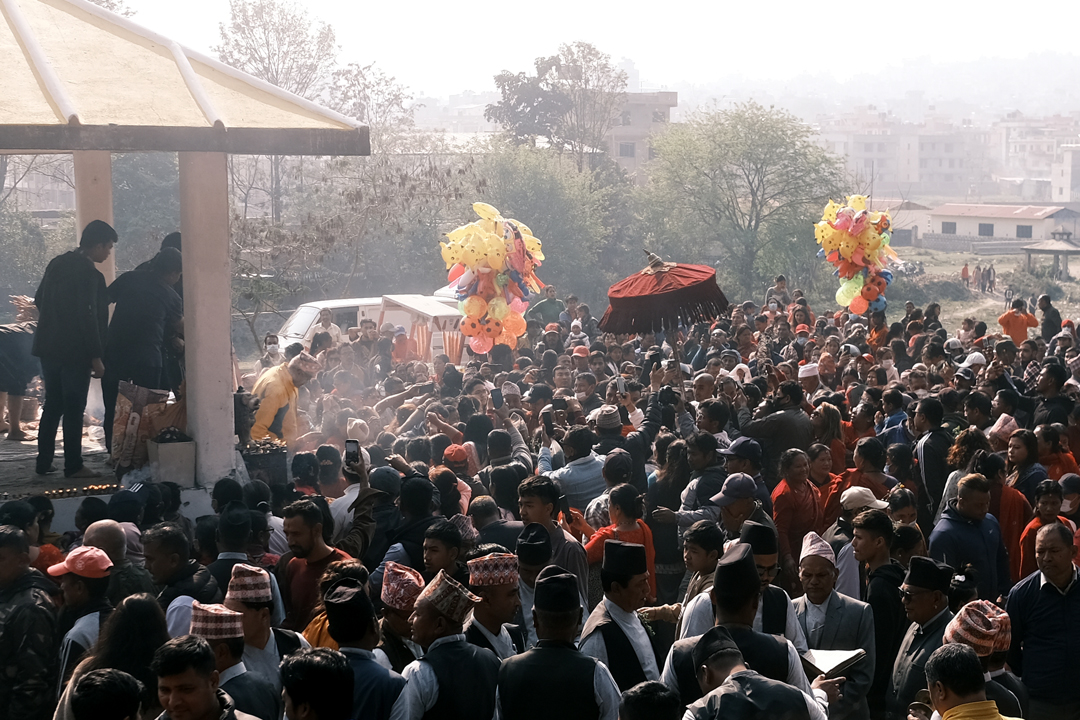 चैते दशैंमा ‘चोभाक्य म्वल्हु’ जात्रा मनाउन नखु दोभानमा भक्तजनको भीड (फोटो फिचर)