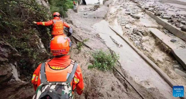 दक्षिणपश्चिम चीनमा पहिरोमा परी ७ जना बेपत्ता