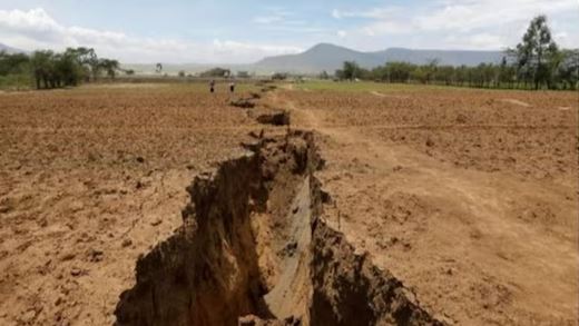 दक्षिण अफ्रिका टुक्रिएर नयाँ महासागर बन्दै, अफ्रिकामा किन चिरा परिरहेको छ?