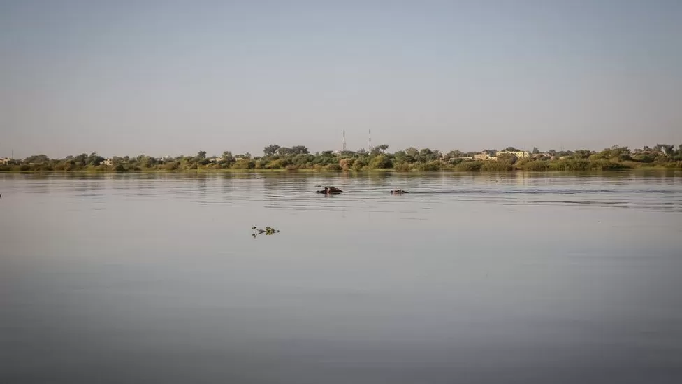 नाइजेरियामा डुंगा पल्टिँदा १०३ जनाको मृत्यु