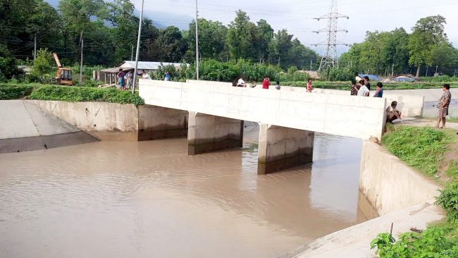 रानी जमरामा बगेका दुई मध्ये एक बालिकाको उद्धार