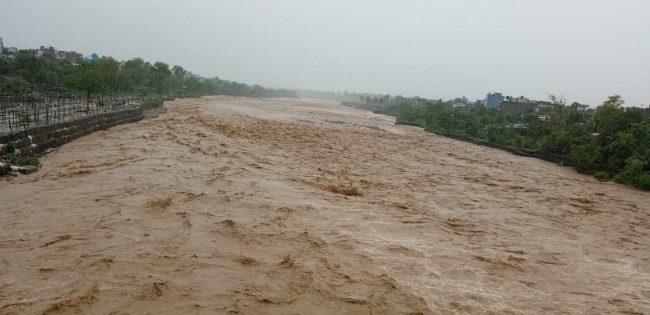 तिनाउ नदीले खतराको तह पार गर्‍यो, उच्च सतर्कता अपनाउन आग्रह