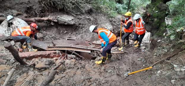 शिमलामा पहिरोले बगाएको शिव मन्दिरको भग्नावशेषबाट १६ जनाको शव निकालियो