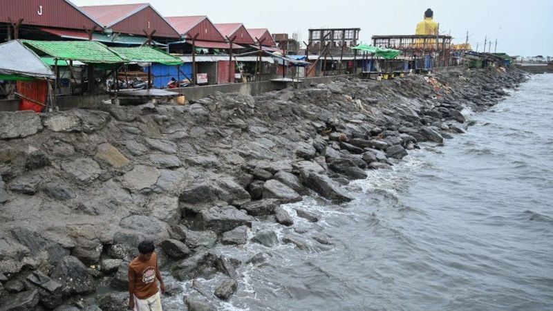 समुद्रमा डुङ्गा डुब्दा २३ रोहिन्ज्याको मृत्यु, ३० जना बेपत्ता