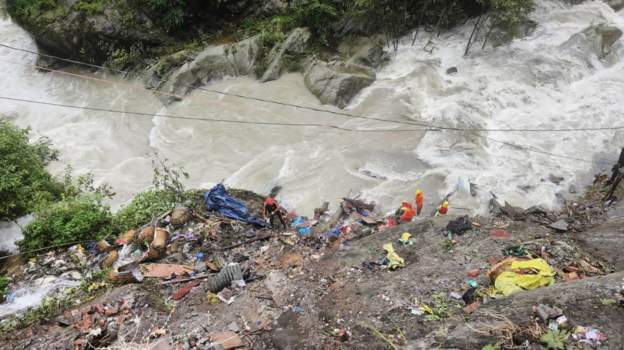 केदारनाथको गौरीकुण्डमा पहिरो, तीन जनाको मृत्यु, १९ बेपत्ता