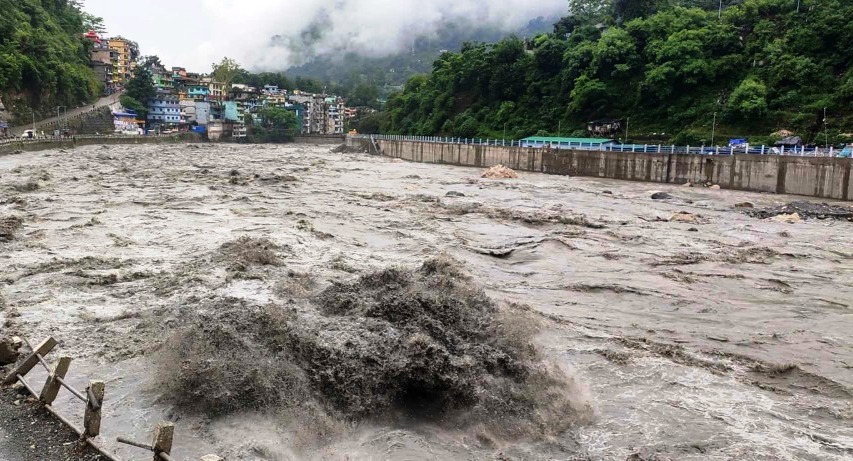 महाकालीमा पानीको बहाव बढ्यो, सवारीसाधन चलाउन बन्देज