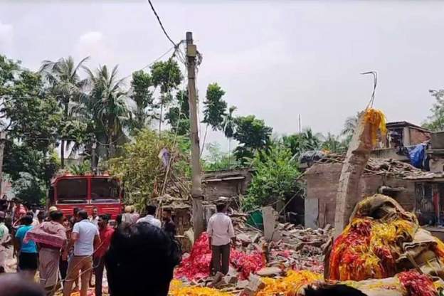 पश्चिम बंगालमा अवैध पटाका कारखानामा विस्फोट, धेरैको मृत्यु