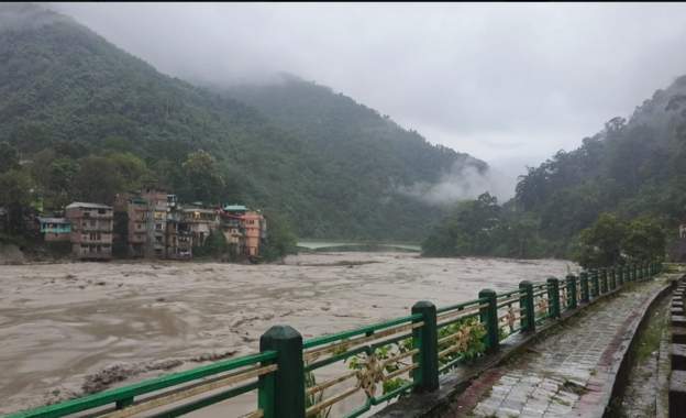 सिक्किममा टिस्टा नदीमा अचानक आएको बाढीका कारण भारतीय सेनाका २३ सैनिक बेपत्ता