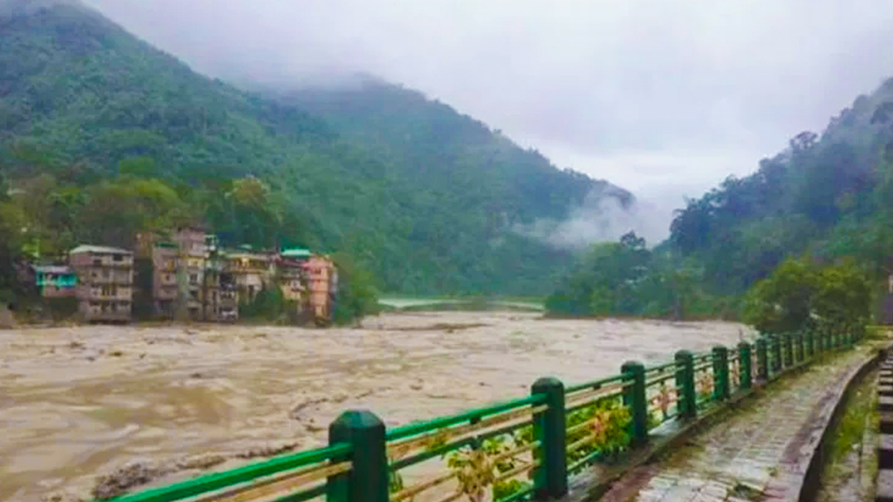 सिक्किममा बाढीमा परेर २३ सैनिक बेपत्ता