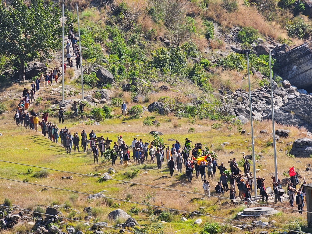 चिउरी गाउँका तेह्र जनाको सामूहिक दाहसंस्कार