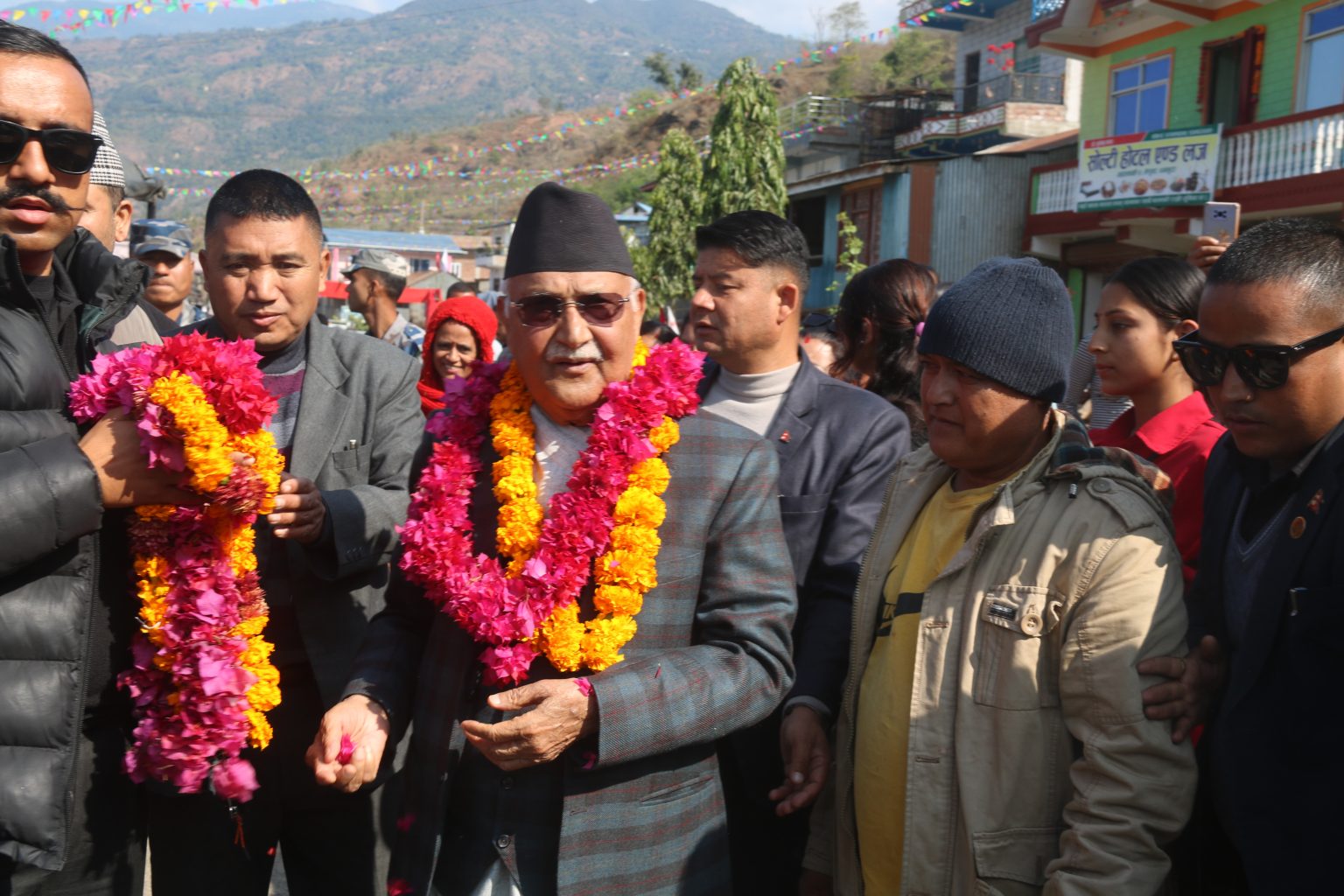 एमालेको संकल्प यात्रा गाली र आत्मप्रशंसामा केन्द्रित