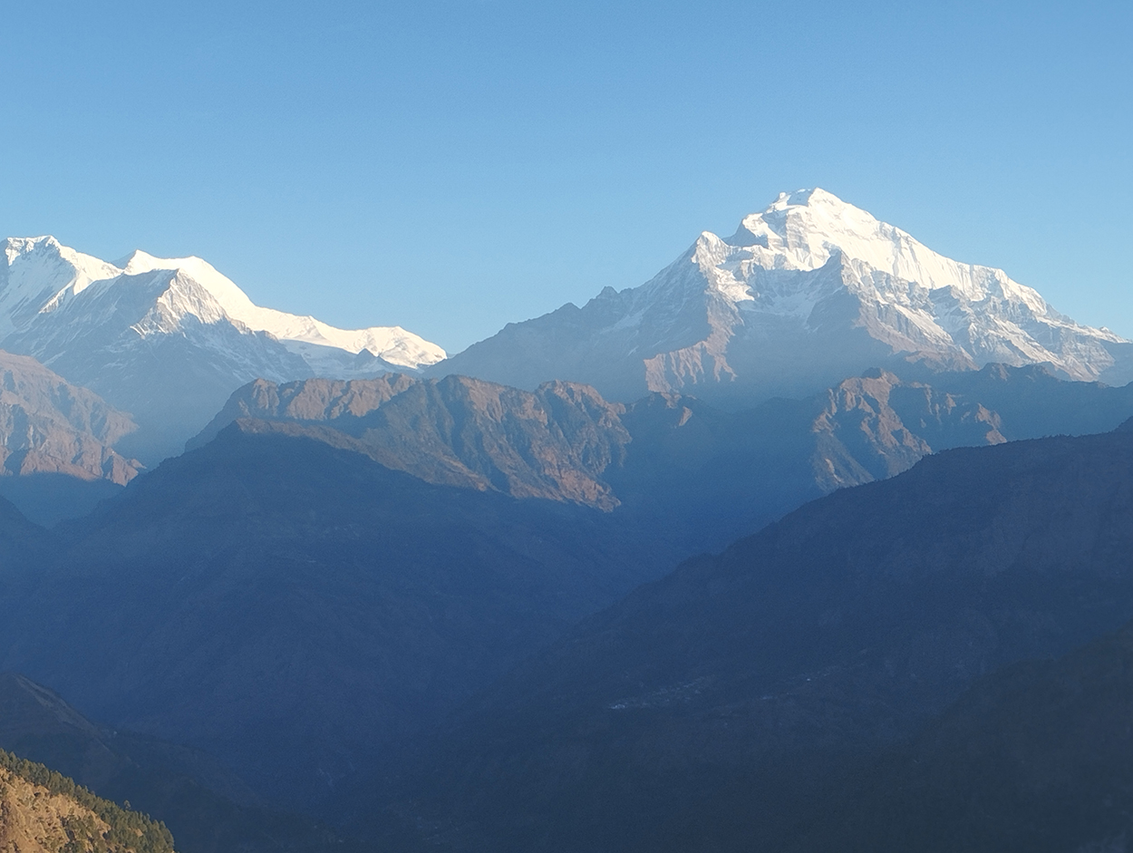 धमिलिँदै छ धौलागिरि धवल स्वरुप