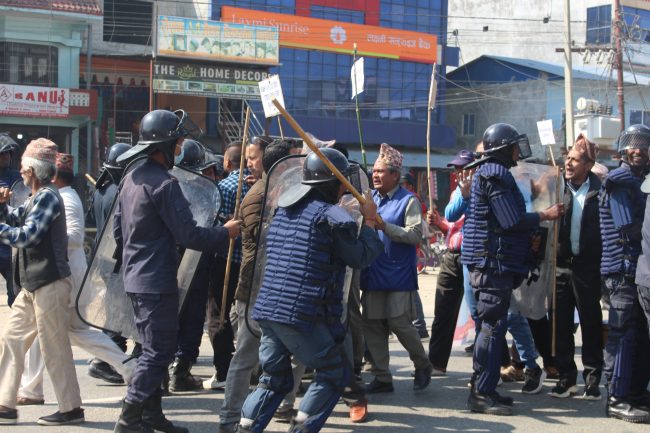 दूध बेचेको पैसा नपाउँदा बाराका किसान सडकमा