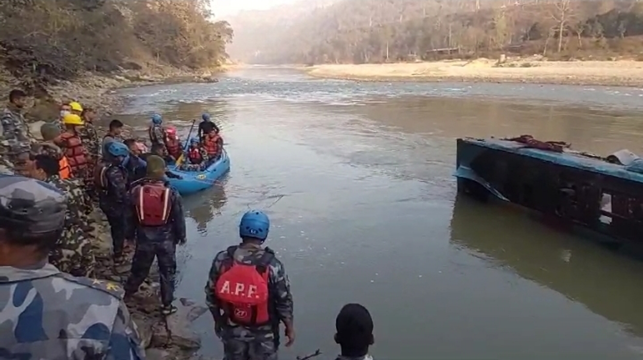 त्रिशुली बस दुर्घटना अपडेट: चार जनाको मृत्यु, उद्धारकार्य जारी