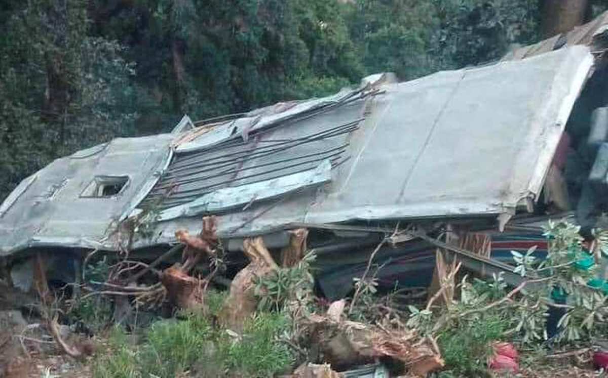 बागलुङको निसीखोलामा बस दुर्घटनाः सातको मृत्यु, २० जना घाइते