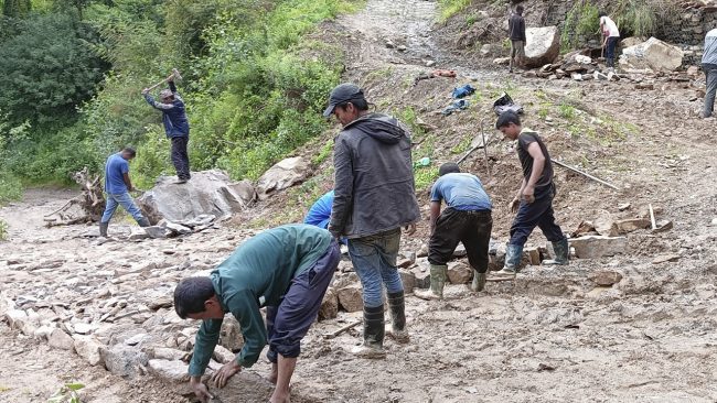 उदयपुरमा तीन महिना श्रमदान गरेर बाटो निर्माण