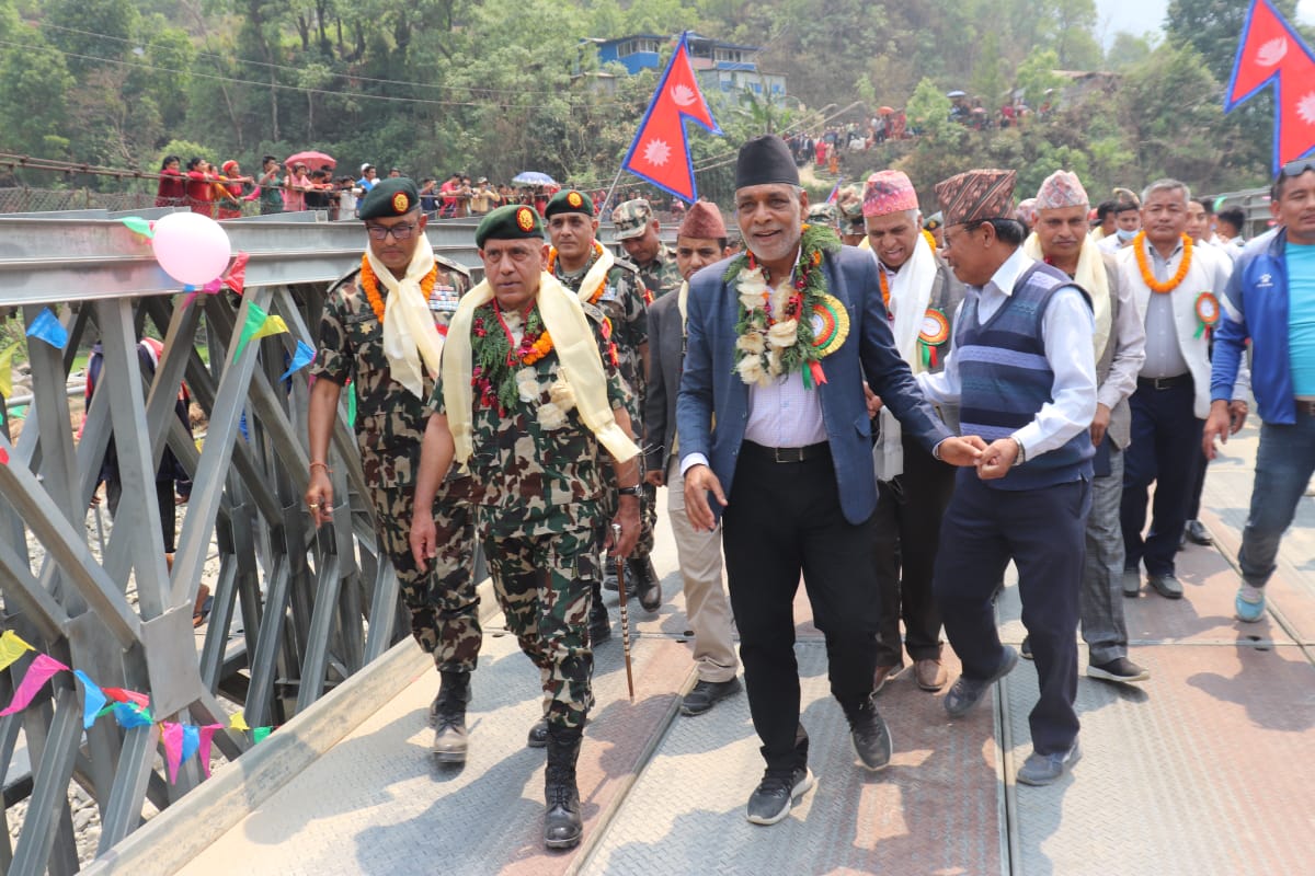 किन्ताङफेदीमा बेली ब्रिज निर्माण