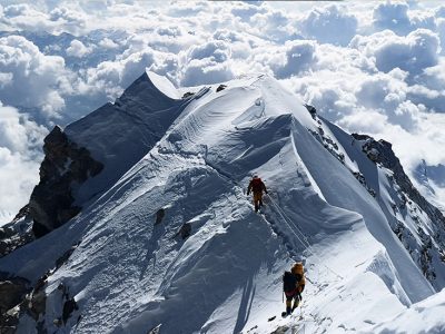 हिमाल आरोहणका लागि ४१ समूहका ३८१ जनाले लिए अनुमति