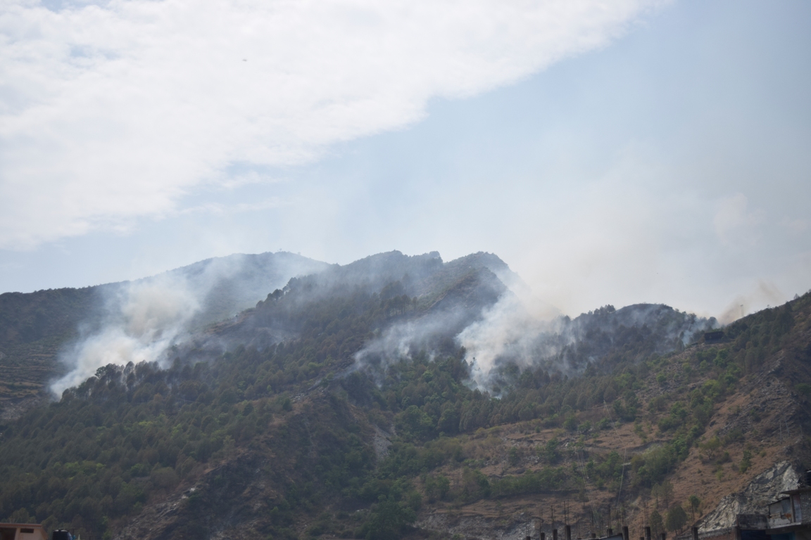 आगलागीबाट बझाङको अधिकांश भूभाग अँध्यारो